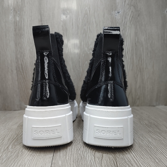 Sorel Caribou X Waterproof Chelsea Boot Black White Platform Faux Shearling 7 - Picture 4 of 12